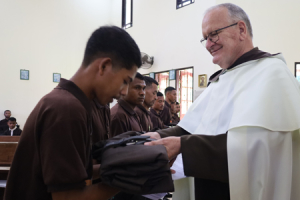 Carmelites welcome 10 new novices