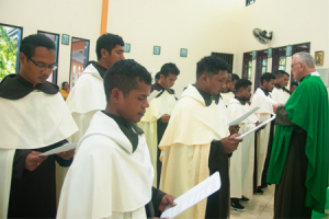 Young Carmelites renew vows